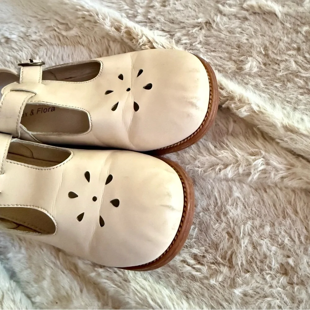 Felix and Flora Beige Mary Jane Shoes Size 2 Girls